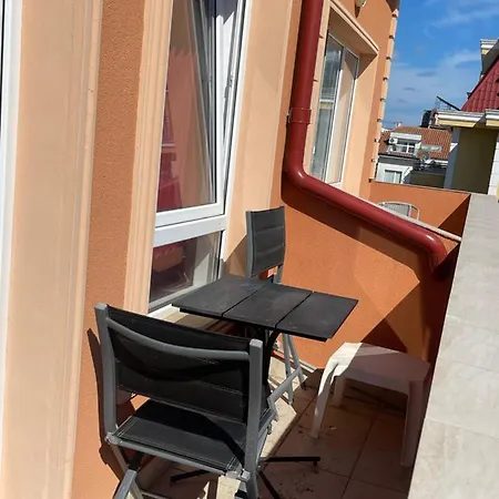 A Tiny Flat Slantchev Briag