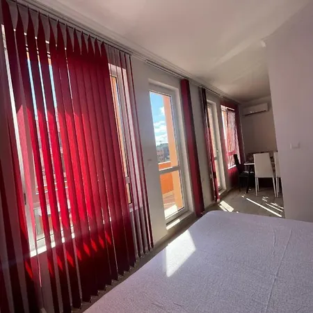 A Tiny Flat Апартаменти *