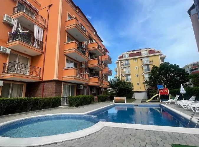 A Tiny Flat * ساني بيتش